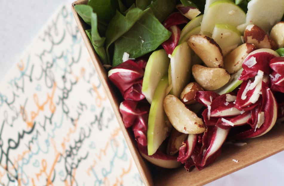 Insalata tirolese con noci brasiliane