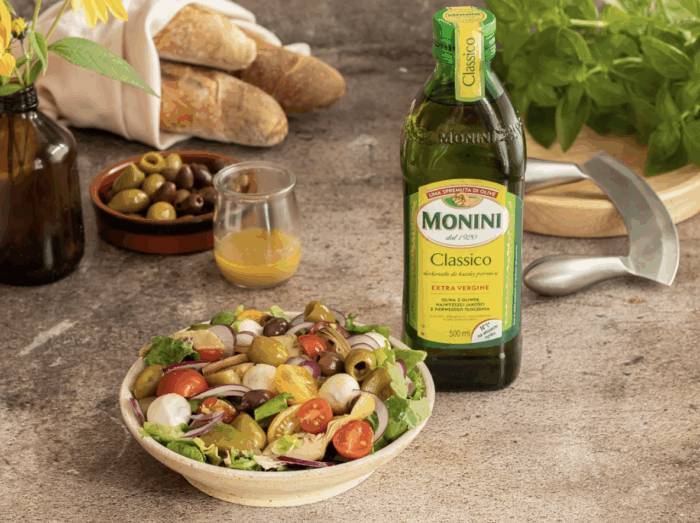 Prosta sałatka z sosem vinegret