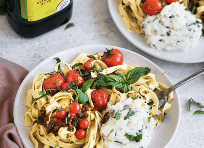 Fresh Tomato Basil Pasta with Ricotta