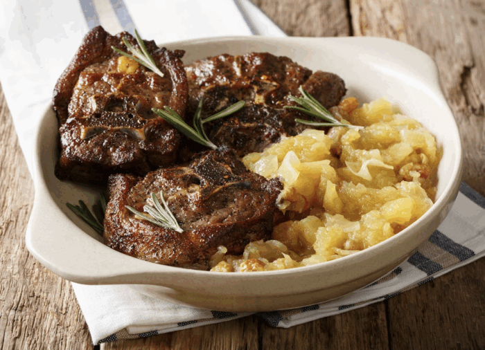 Lamb chop with apple sauce