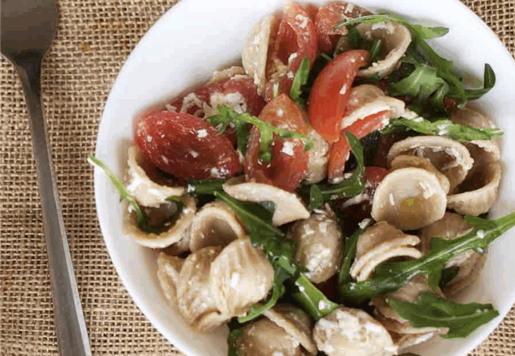 Orecchiette with arugola, tomatoes and ricotta