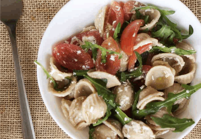 Orecchiette with arugola, tomatoes and ricotta