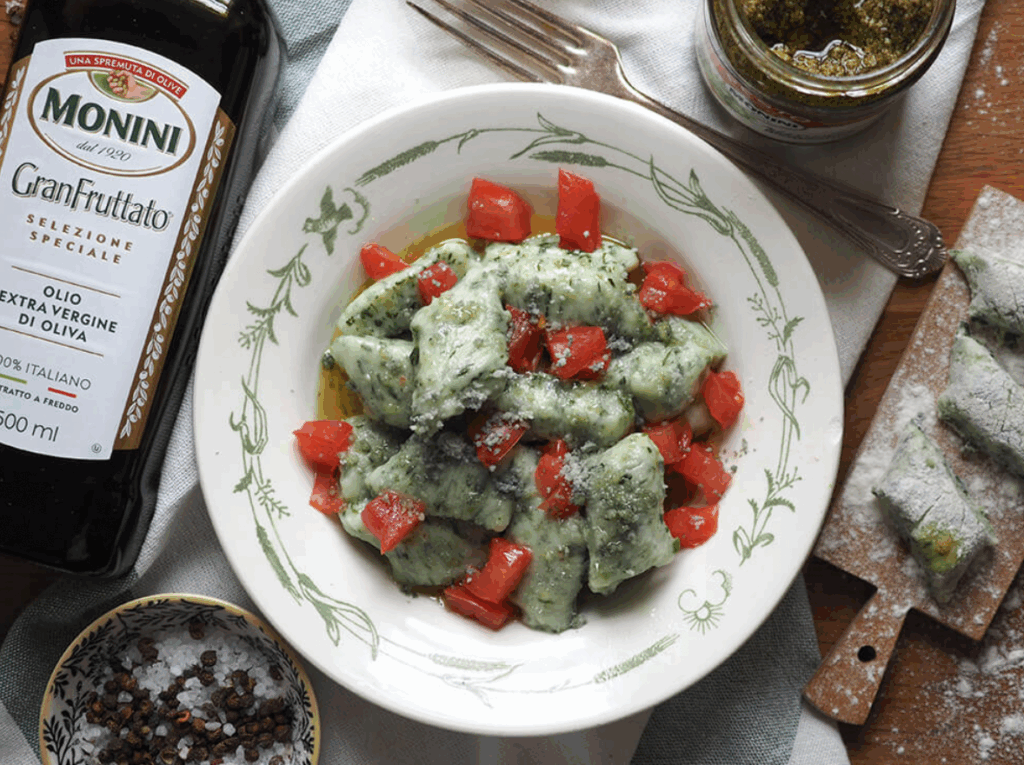 Kluski szpinakowe z serem ricotta