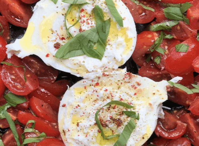 Burrata z pomidorami i Monini Monocultivar Coratina