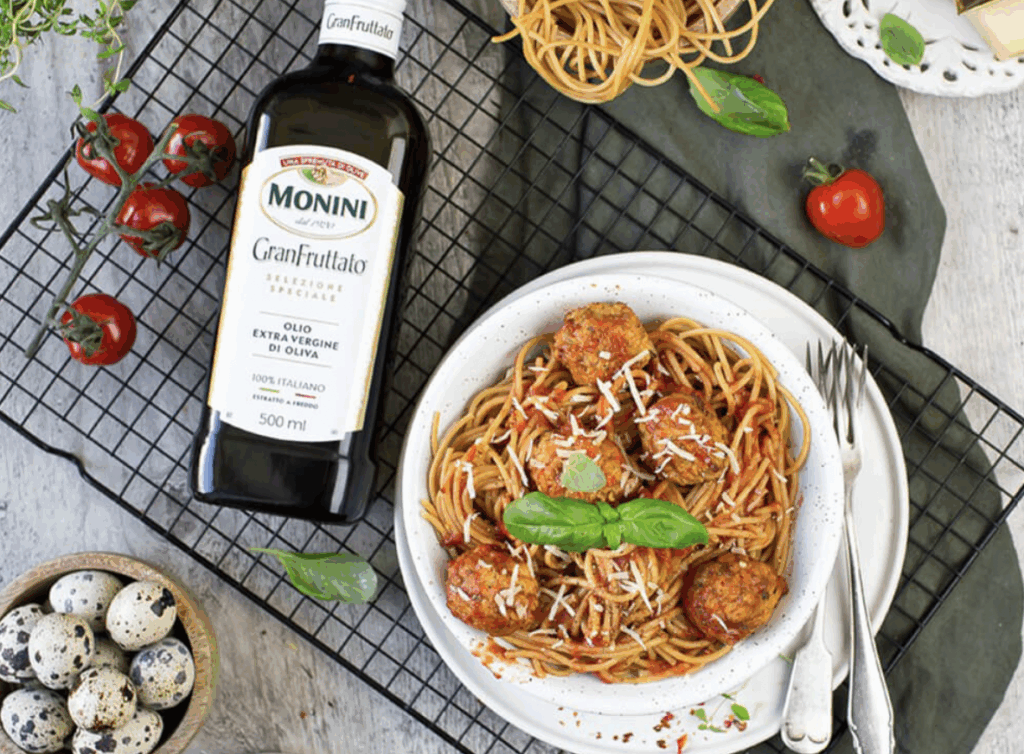 Wegańskie spaghetti z warzywnymi pulpetami