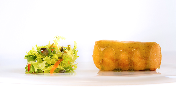 Baccalà mantecato in tempura, miele piccante e coriandolo