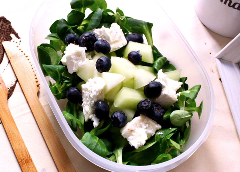 Chèvre, melone, mirtilli, spinaci novelli, finocchio