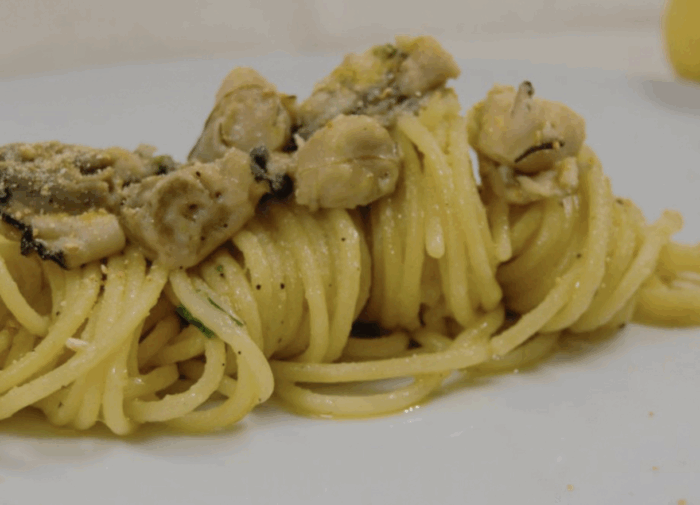 Spaghettone del Vesuvio, ostriche e limone