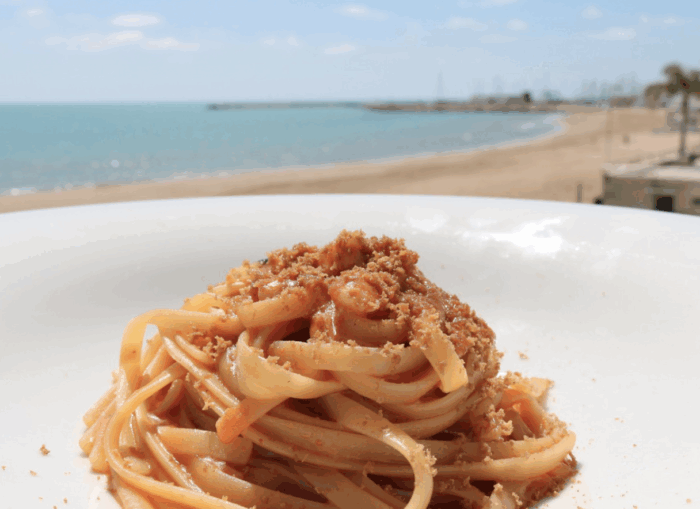 Linguine agli scampi, stracciatella di bufala e bottarga di tonno