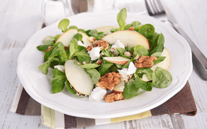 Insalata di fichi, noci e mele