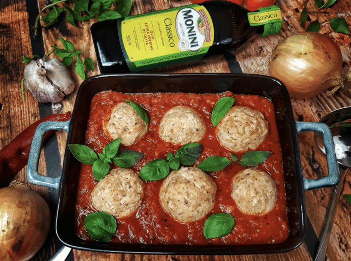 Pulpeciki z indyka w sosie pomidorowym