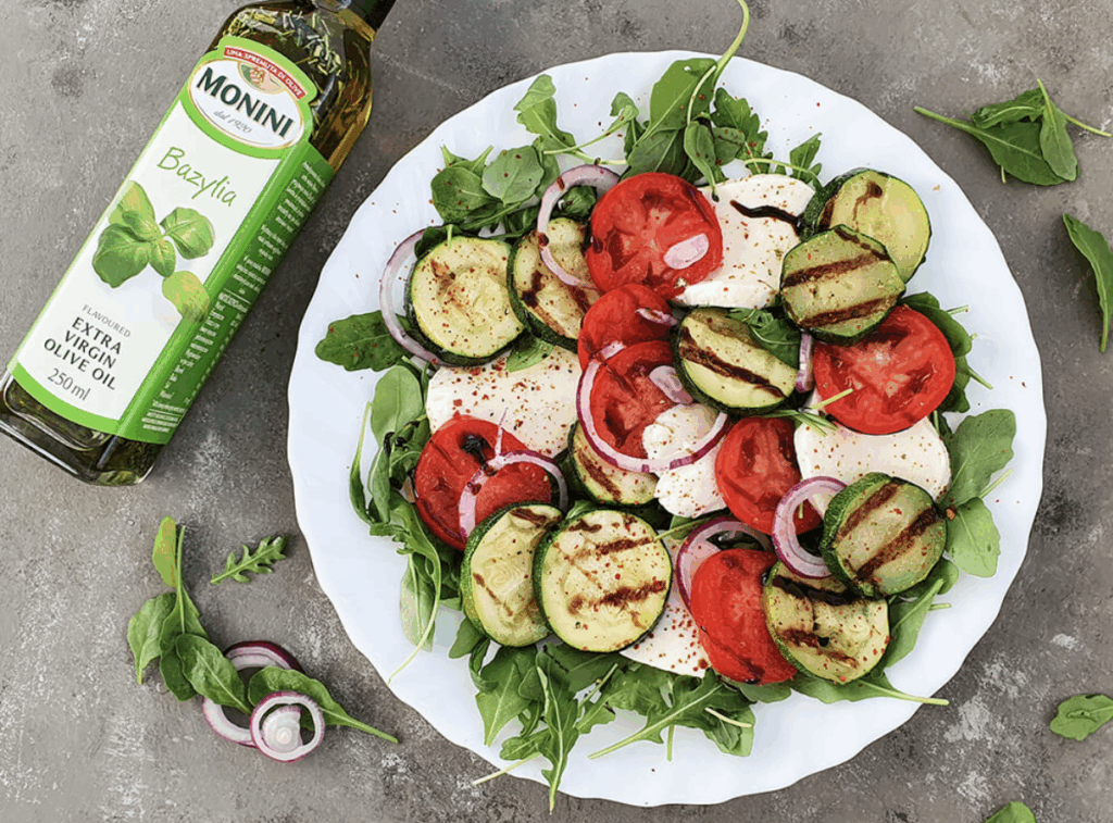 Włoska sałatka z cukinią