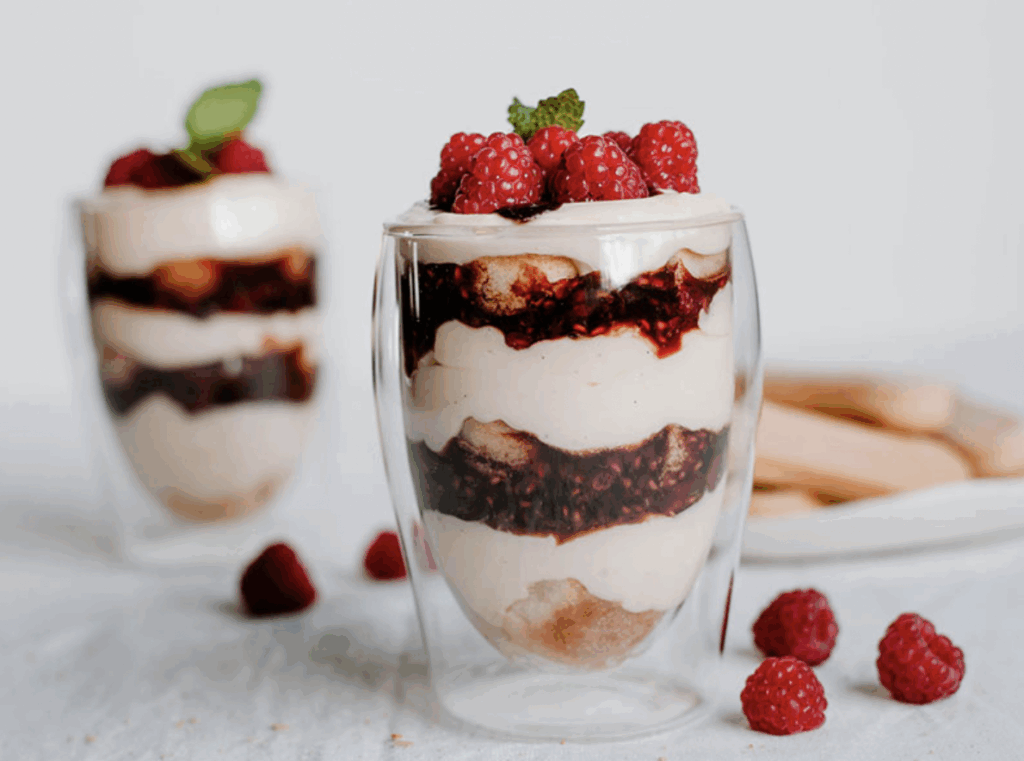 Tiramisu malinowe