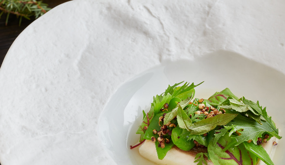 Trota, legumi primaverili ed erbe cedrine