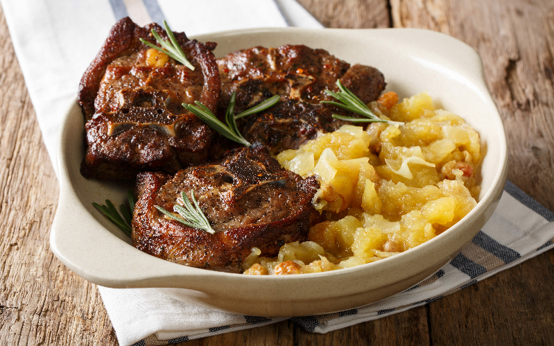 Jagnjeći kotleti sa sosom od jabuke