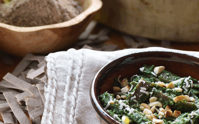 Pasta di grano saraceno al pesto di cavolo nero