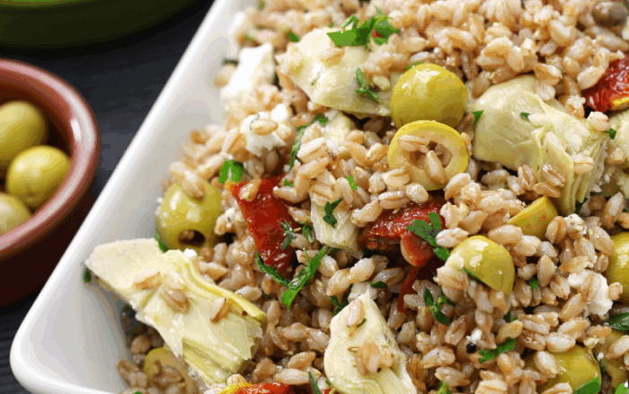 Insalata fredda di farro e carciofi