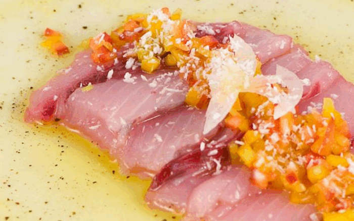 Carpaccio di tonno al latte di cocco